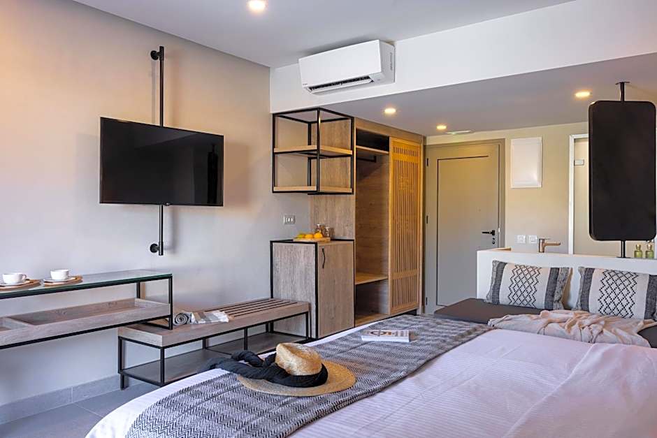 Eliros Mare Beachfront Poem Hotel