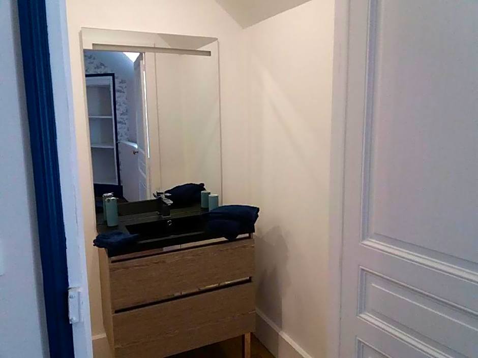 CHATEAU DE CHAVANNES