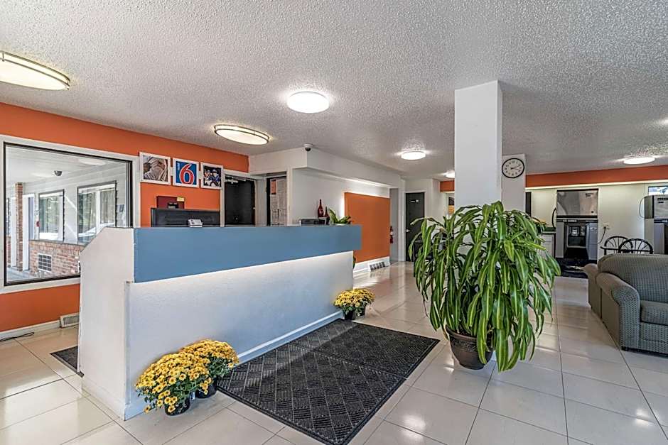 MOTEL 6 - Albany, NY - Airport