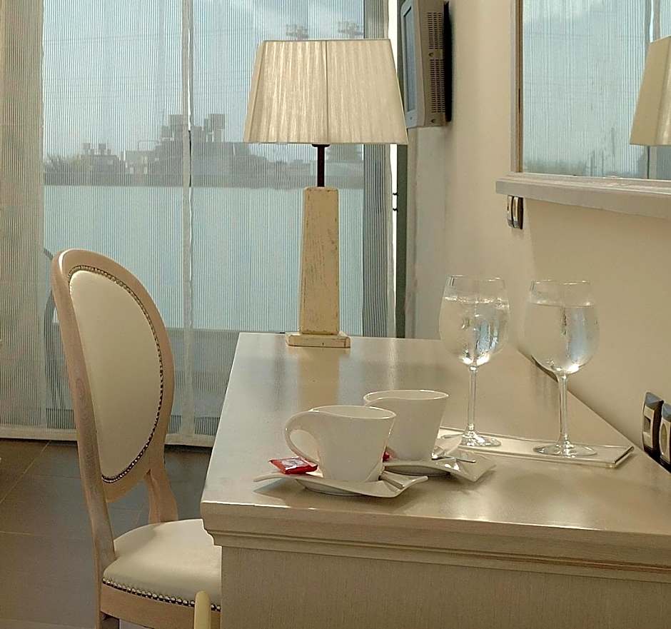 Angela Suites Boutique Hotel