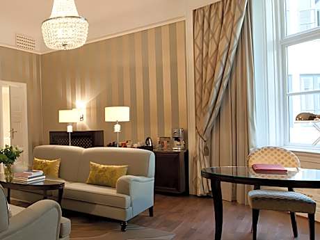 Junior Suite - 1 King bed