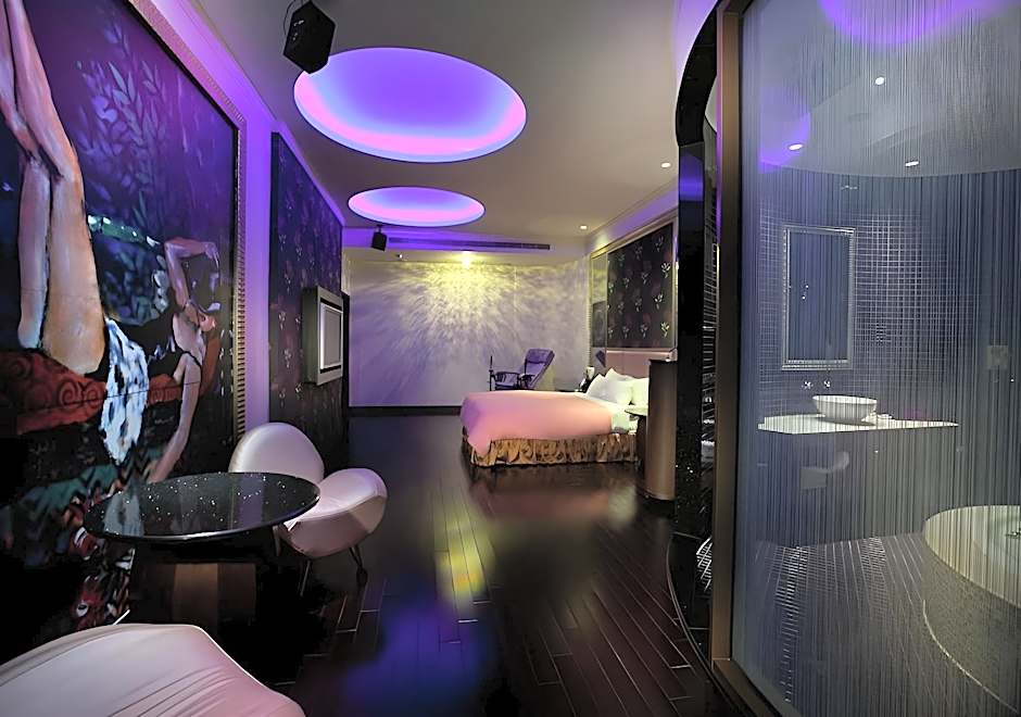 Royal Group Motel Ming Chen Branch