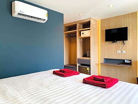 Deluxe King Room Backside