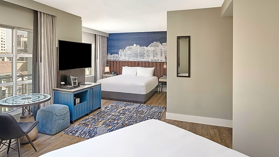 Photo 1 of 1 of Executive 1 King Bed