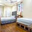Modern 4BR Penthouse in Downtown by Hosteeva