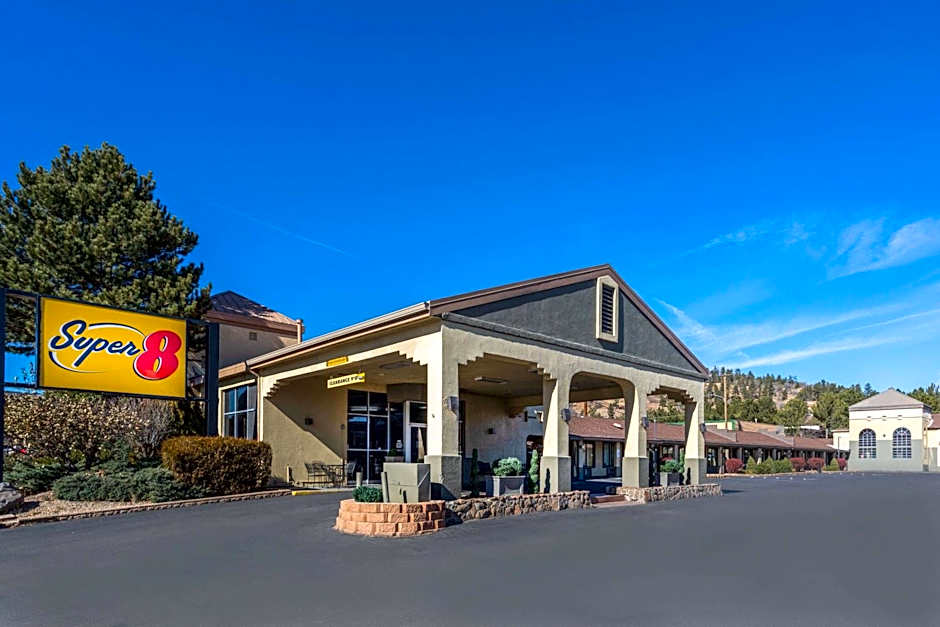 Super 8 by Wyndham Conference Center NAU/Downtown