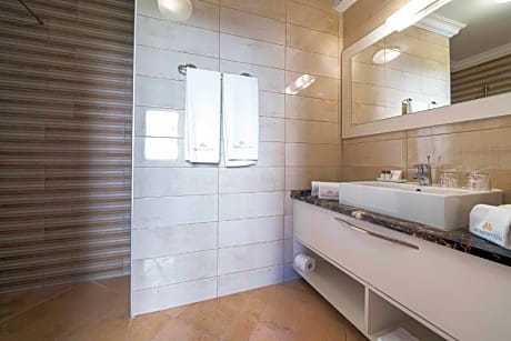 STANDARD DOUBLE ROOM WITH EXTRA BED "BLOK B" BY MOMENTUM