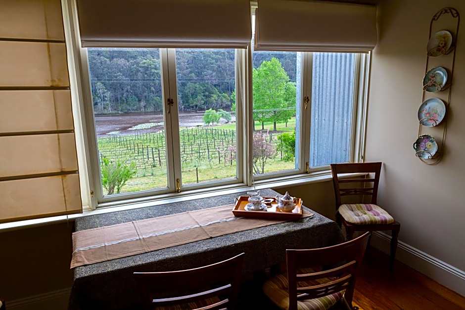 Tizzana Winery Bed and Breakfast
