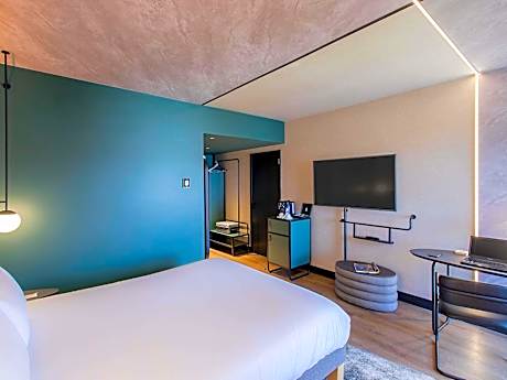 Executive King Room with Sofa Bed