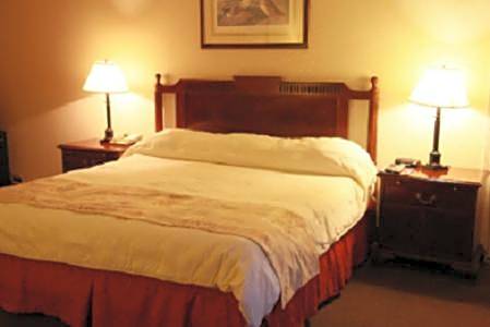 Caravelle Inn & Suites