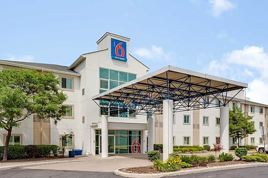Motel 6-Brampton, ON - Toronto