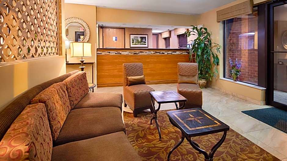 MHO Inn & Suites