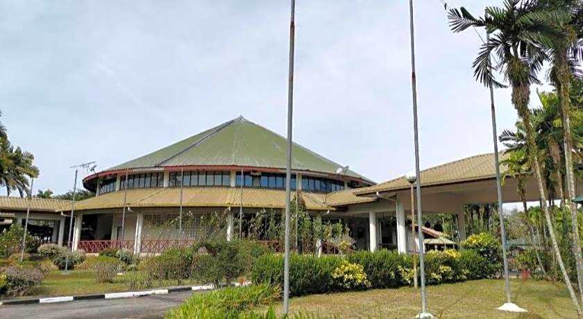 OYO 89972 Borneo Paradise Beach Hotel