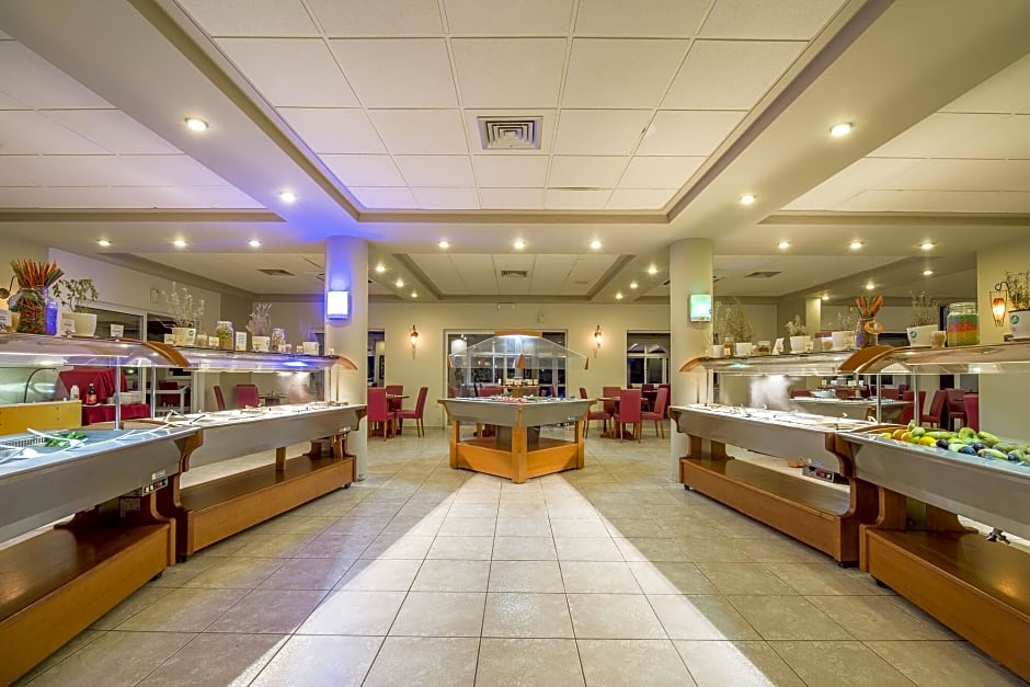 SENSEANA Sea Side Resort & Aquadventure