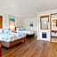 Crescent Beach Motel