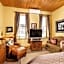 Independence Square Unit 309, Downtown Hotel Room with A/C in Aspen, Wet Bar & More