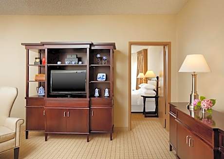 Turret One-Bedroom King Suite with Sofa Bed