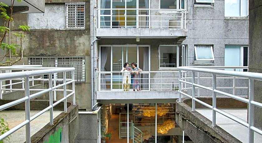 OwlStay Flip Flop Hostel Garden