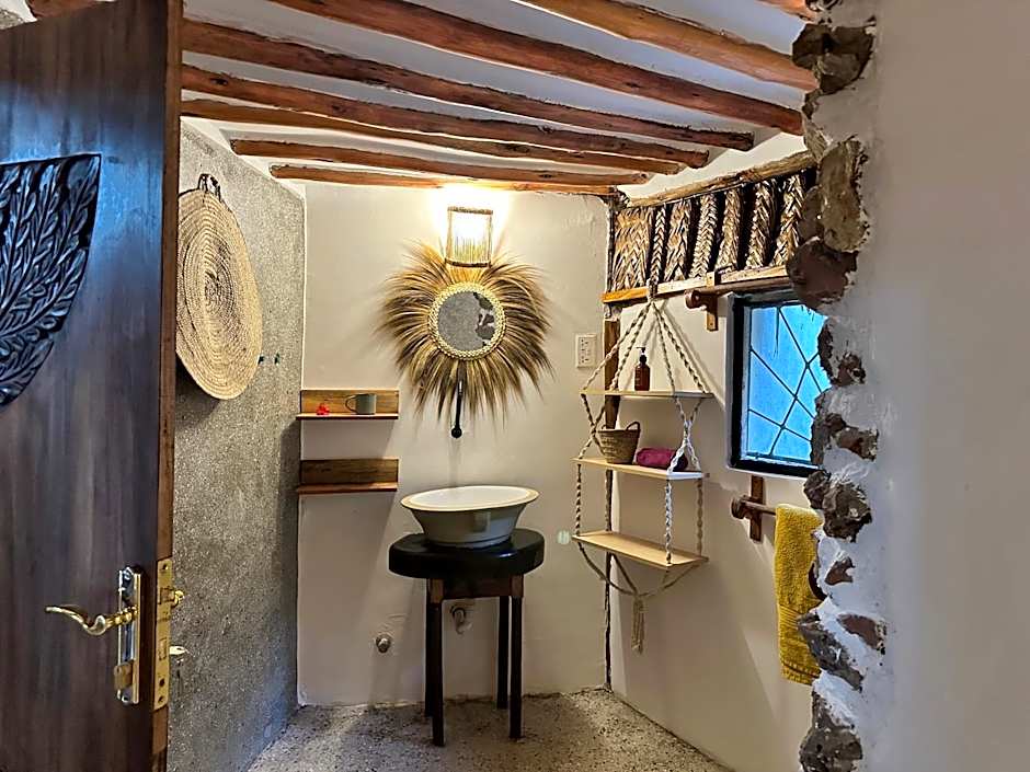 Kameleon Blue Arts Lodge