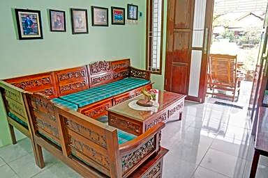 OYO 90729 Sekar Guest House Jember