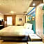 Quality Inn & Suites Los Angeles Airport - LAX