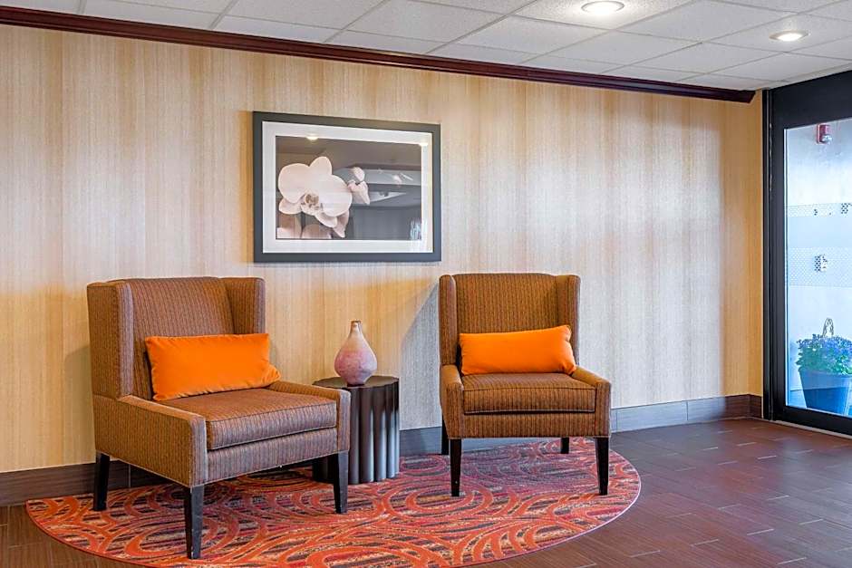 Hampton Inn By Hilton Parkersburg/Mineral Wells