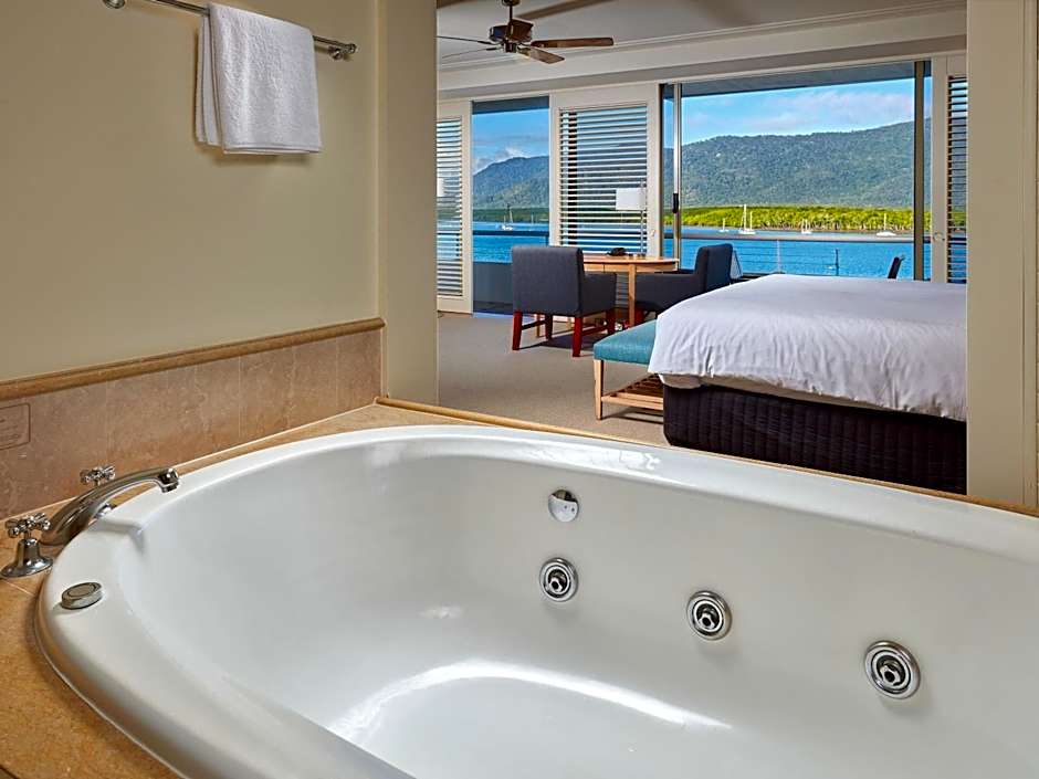 Pullman Reef Hotel Casino