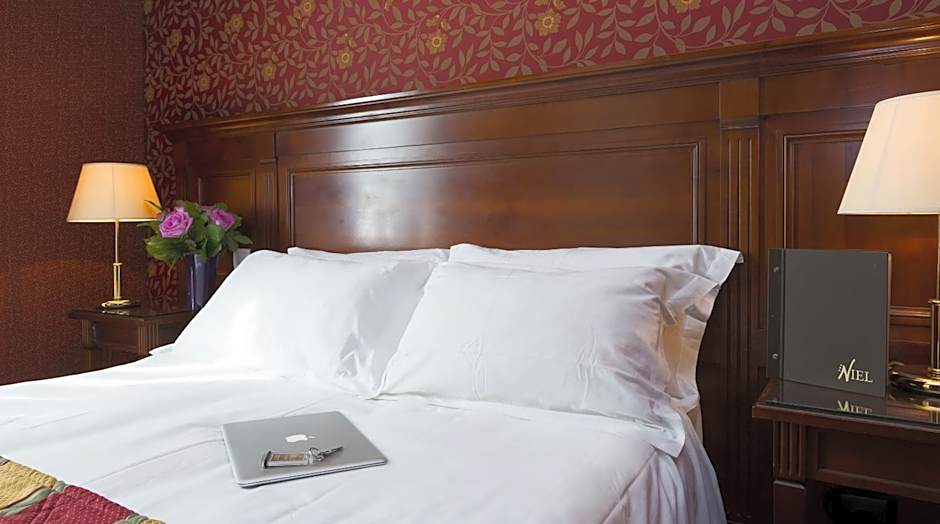 Hotel Niel Elysees