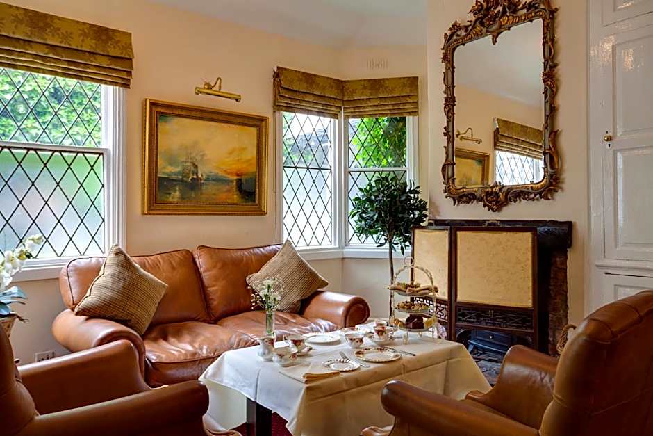 The Saracens Head Hotel