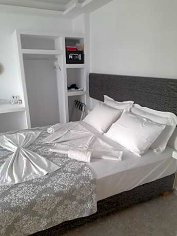 Sand rooms Antiparos