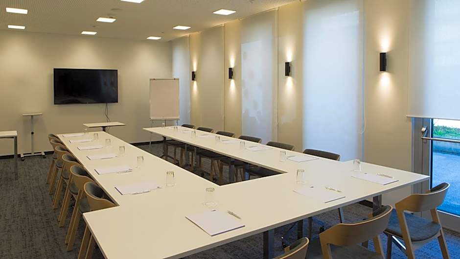 Holiday Inn Express Geneva Airport By IHG
