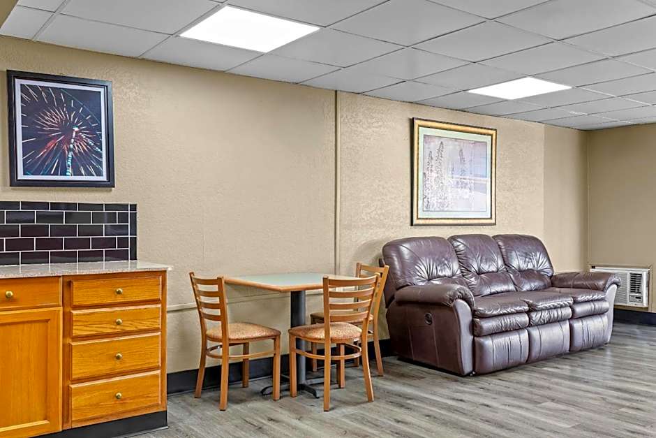 Rodeway Inn Stone Mountain