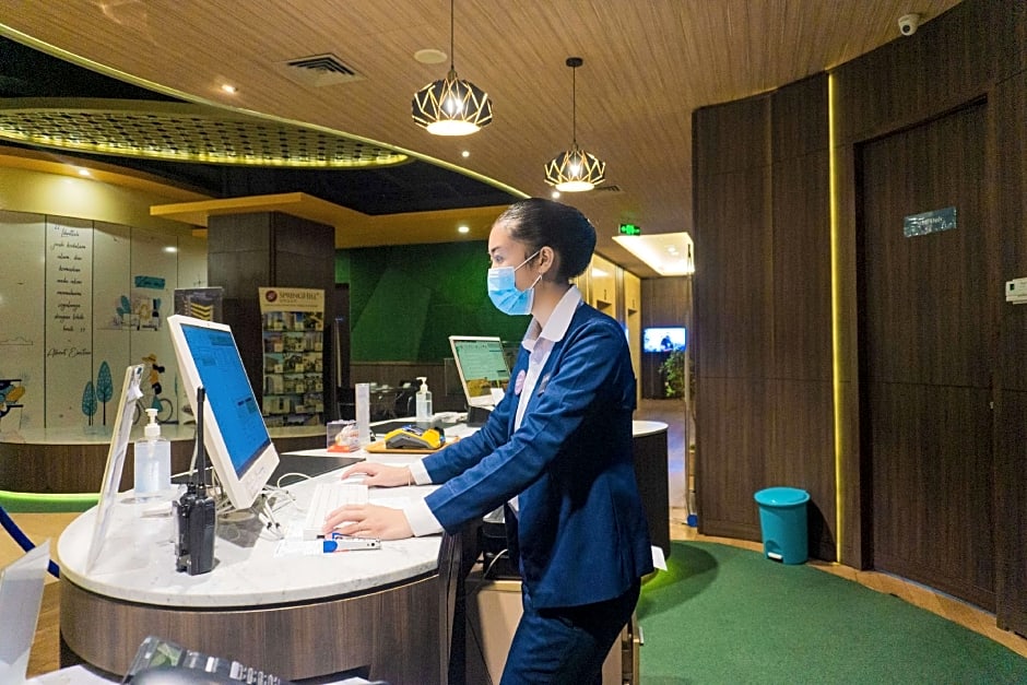 GOLDEN TULIP SPRINGHILL LAMPUNG