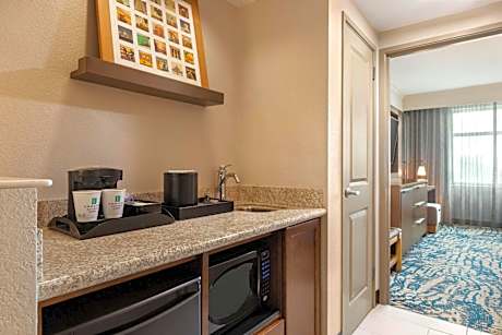 Suite with Two Queen Beds and Bay View - Non-Smoking