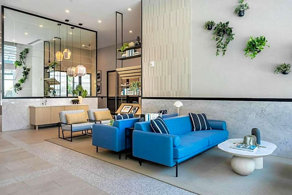 Level Long Beach - East Village