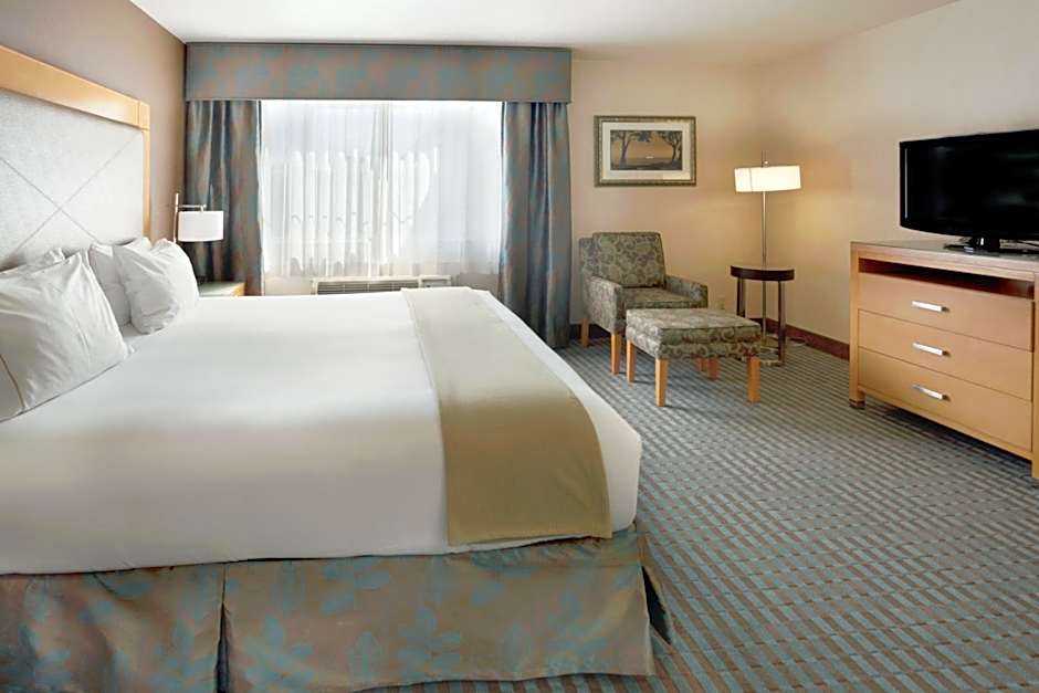 Holiday Inn Express Monterey - Cannery Row By IHG