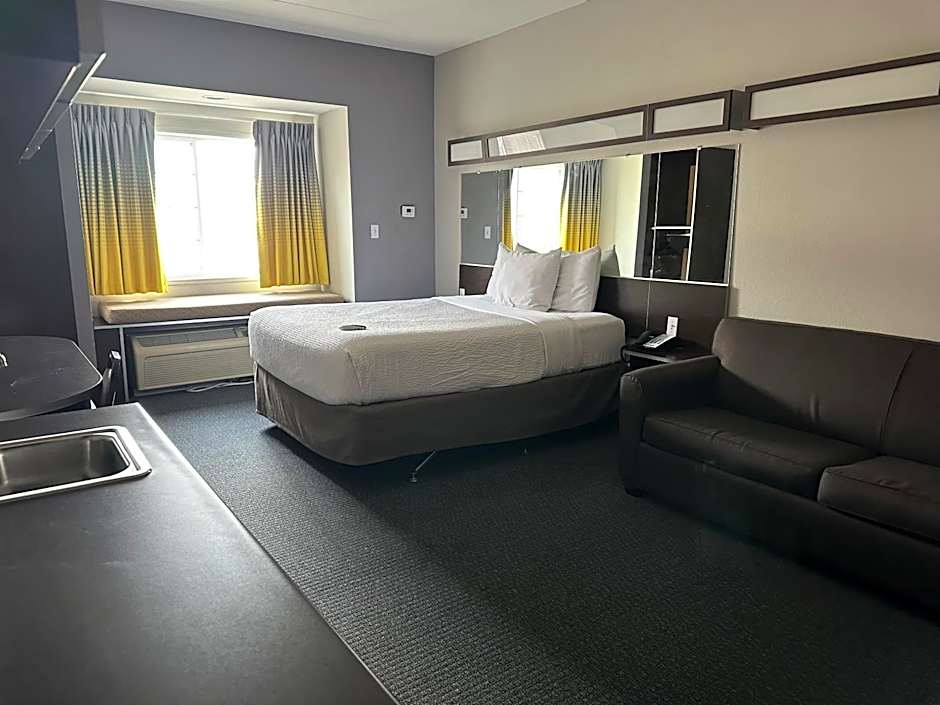 Microtel Inn & Suites by Wyndham Quincy Downtown/River Area