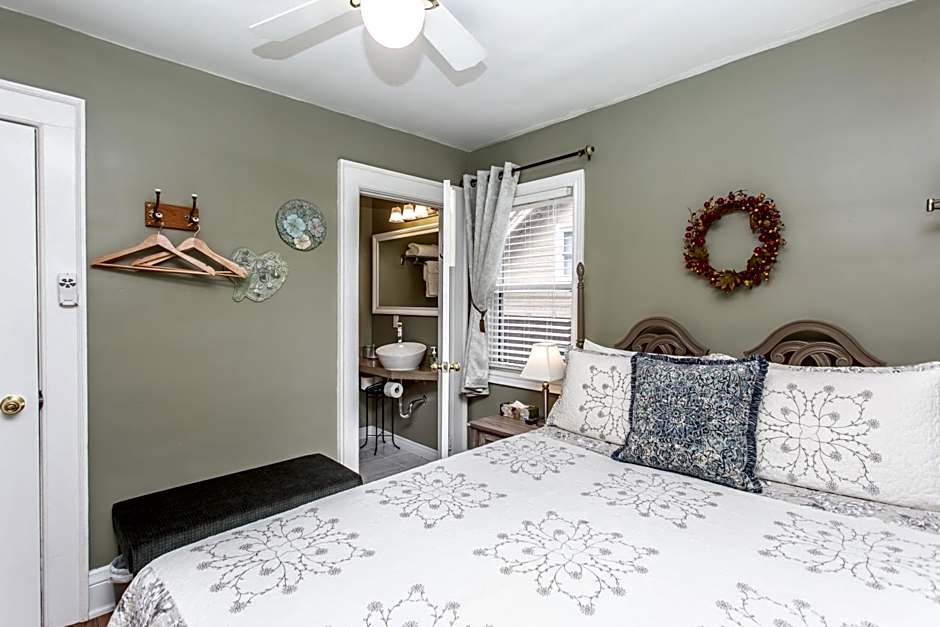 Ambiance By The Falls B&B