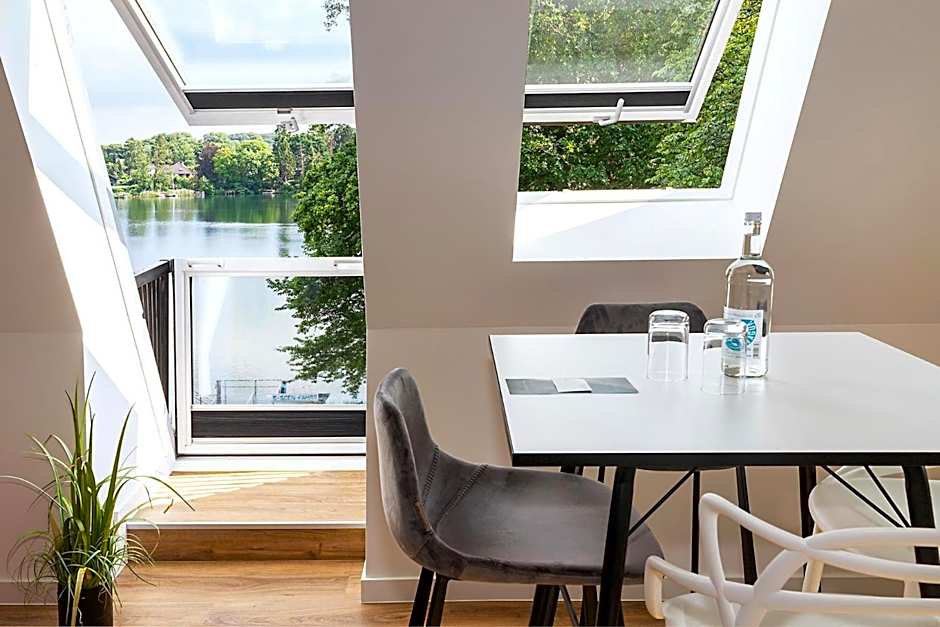 Lake House Plon