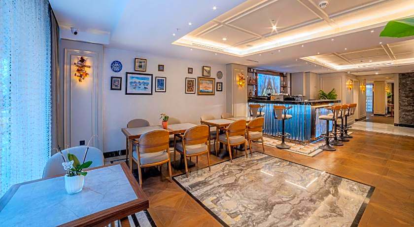 Grand Hilarium Hotel