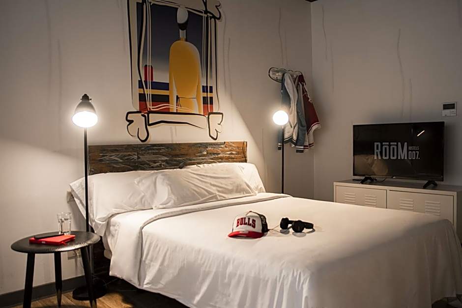 Photo 1 of 39 of Room Ventura