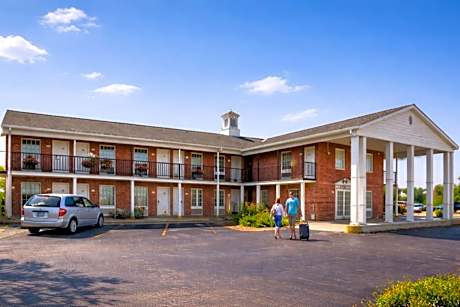 Capital O First Heritage Inn Rantoul IL I 57