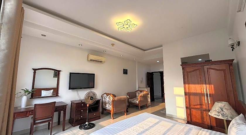 Hoa Phat Hotel & Apartment