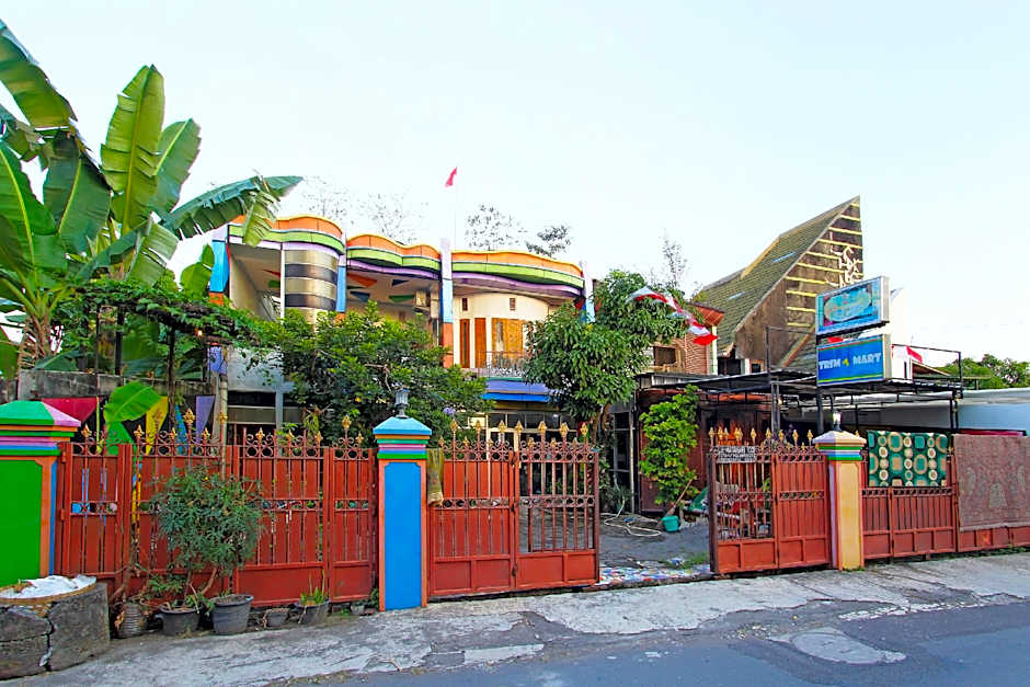 OYO 91601 Double-Degree Syariah (Female & Family)