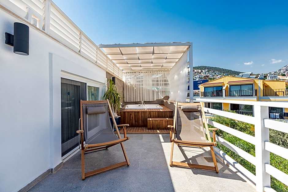 Kalkan Saray Suites Hotel