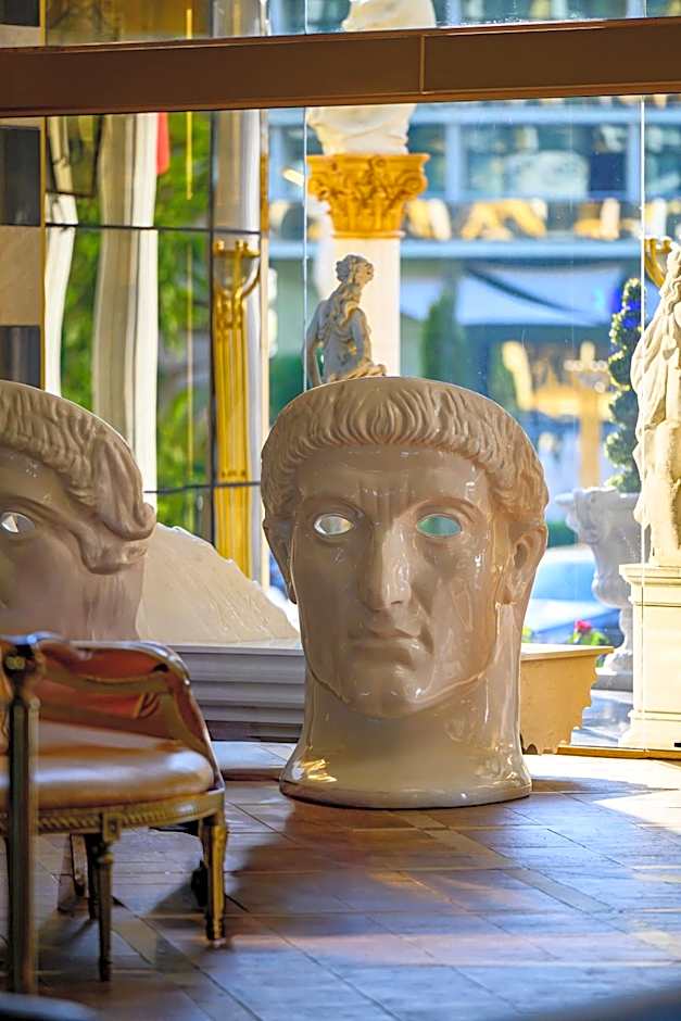 Imperial Palace Hotel