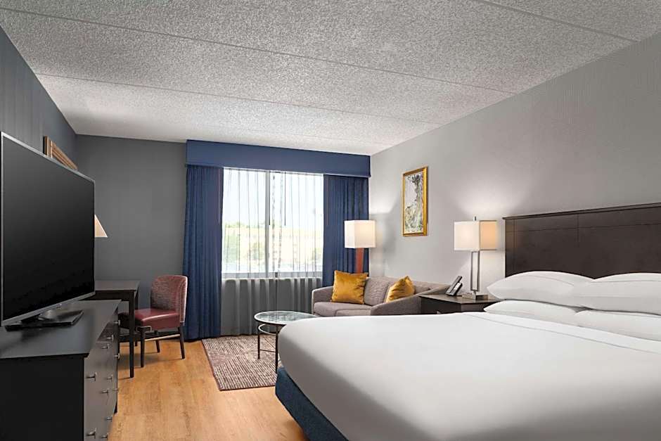 DoubleTree By Hilton Hotel Bradley International Airport