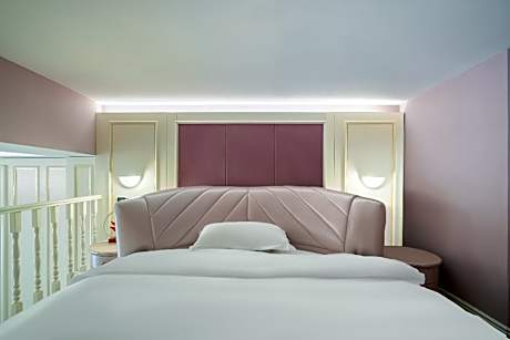 LOFT Chinese Style Theme Room