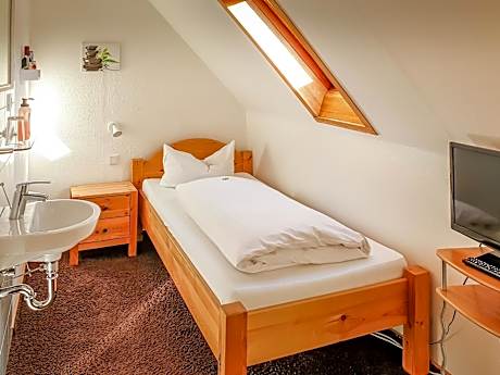 Single Room with Shared Bathroom