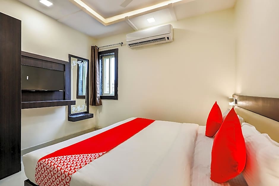 Hotel Cherry by OYO Rooms – Bhopal, IN